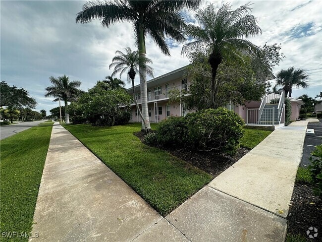 Building Photo - 190 N Collier Blvd Unit V3 Rental