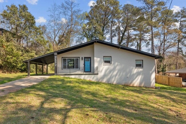 Photo - 2692 Rockcliff Rd SE