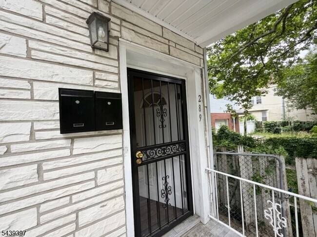 Photo - 289 Rose St