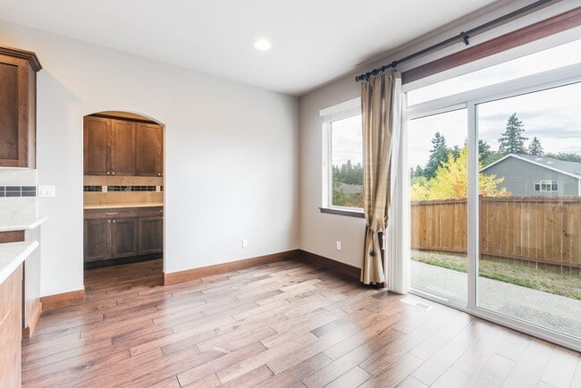 Photo - 210 205th Pl SW