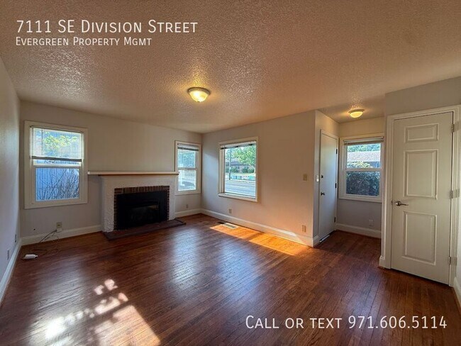 Photo - 7111 SE Division St