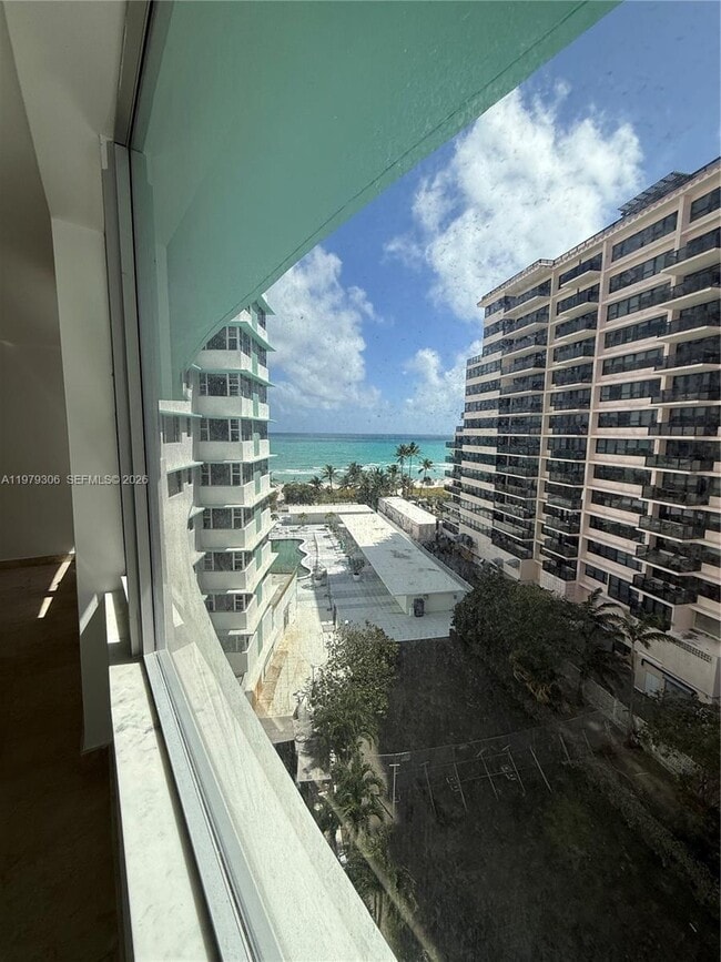 Building Photo - 5255 Collins Ave Unit 7B