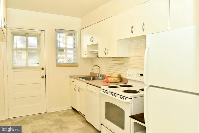 Photo - 627 Biggs Ave