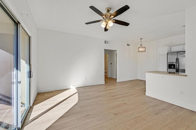 Photo - 2291 W Horizon Ridge Pkwy Unidad 1206