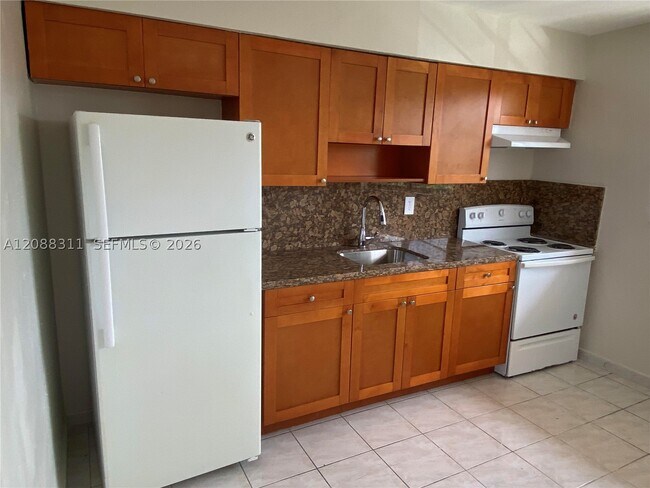 Photo - 1836 NW 22nd Pl Unit 6