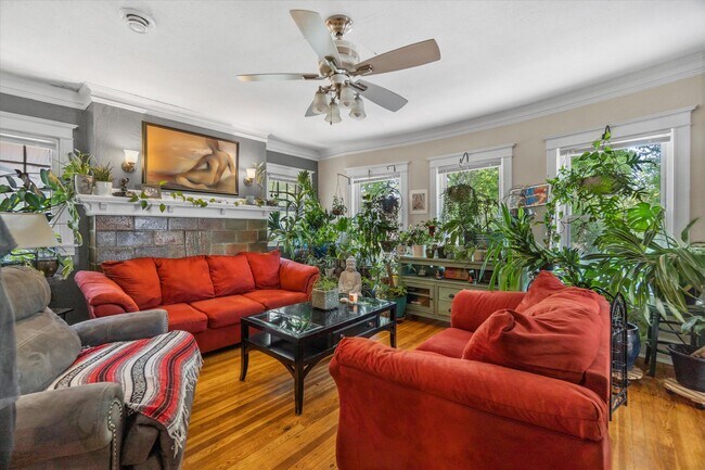 Photo - 750 N 34th St