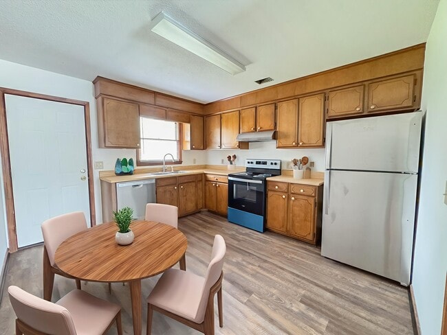 Photo - 111 Ellis Rd