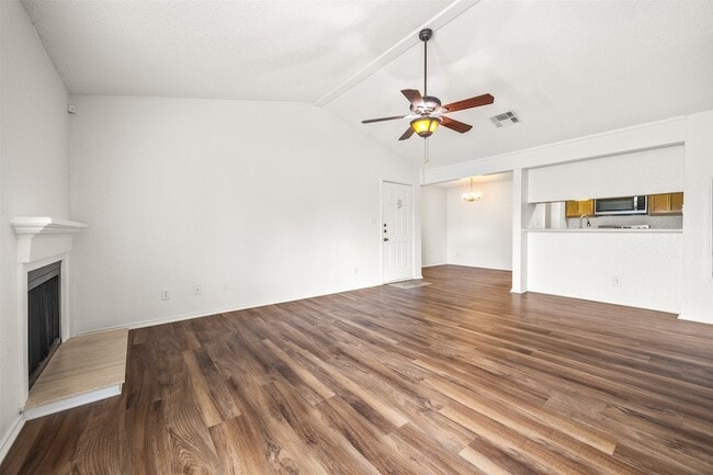 Photo - 1202 Thorpe Ln Unidad 612