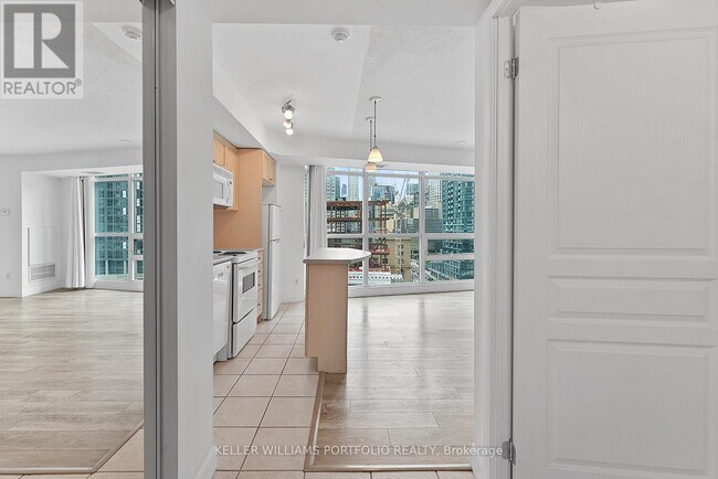 Photo - 18 Yonge St Unité 1104