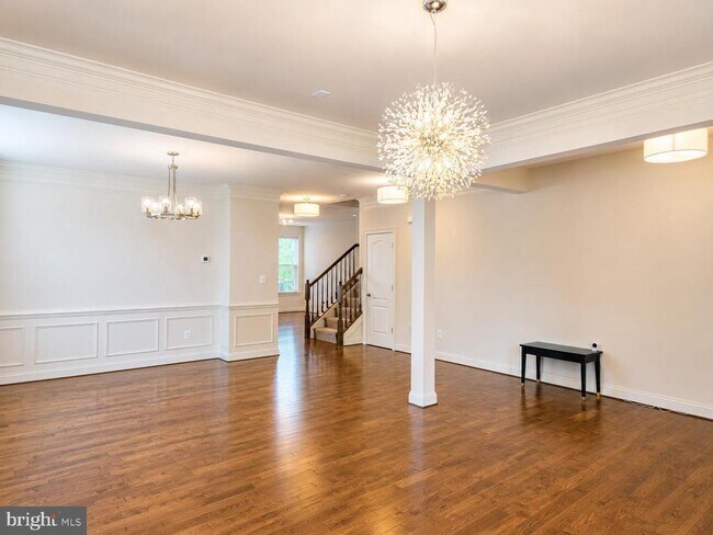 Photo - 3332 Burton Dr