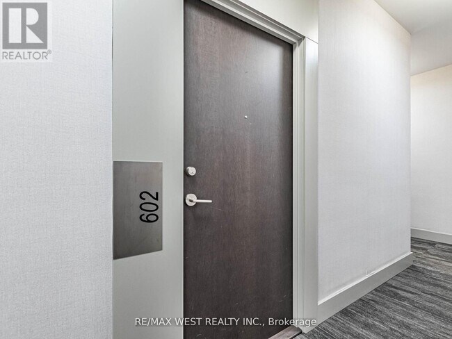 Photo - 10 Park Lawn Rd Unit 602