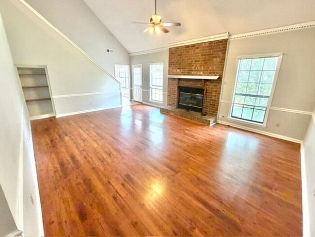 Photo - Spacious 4 bedroom 2 bath in Bartett