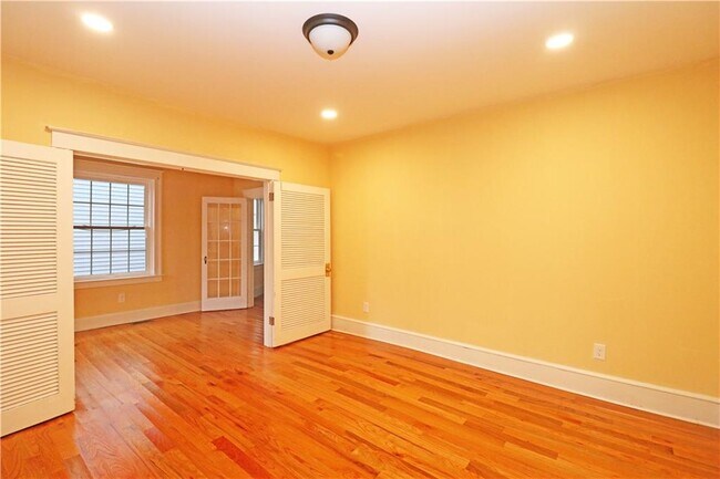 Photo - 30 Thurston Ave Unit 1