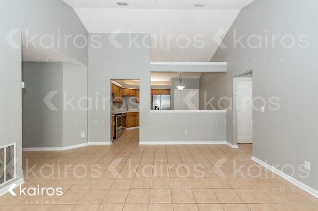 1846 Manitoba Ct N