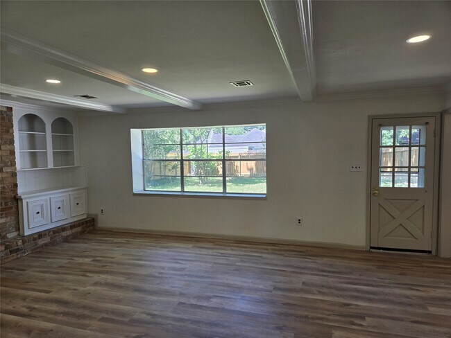 Photo - 306 Houghton Rd