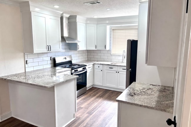 Photo - 1206 King Henry Dr