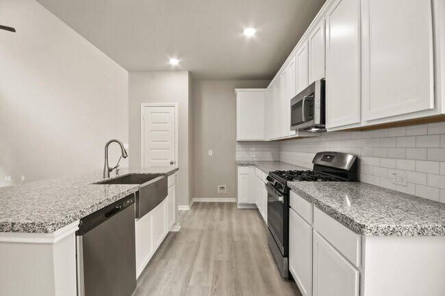 Photo - 22475 Kinley St
