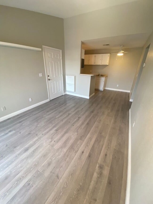 Photo - AMERICANA Property Mgmt - 1 bed Condo in Gated Community near The Strip