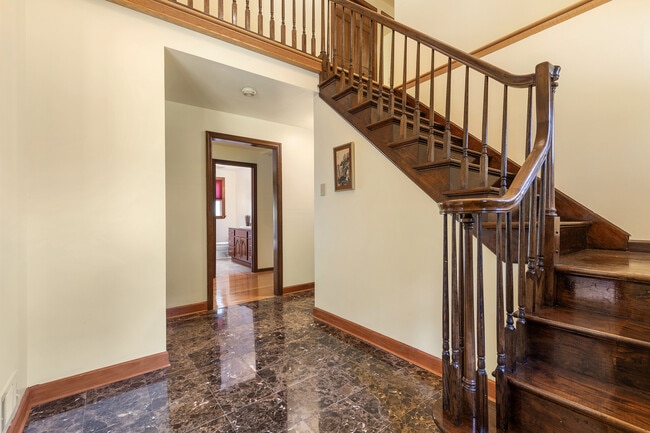 Photo - 5150 Mamont Rd