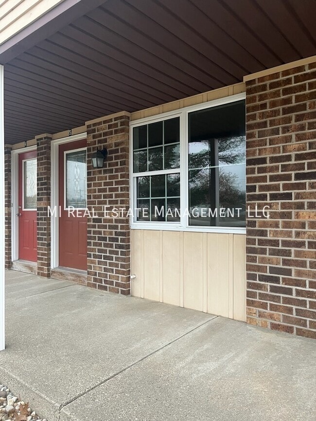 Building Photo - 7593 48th Ave