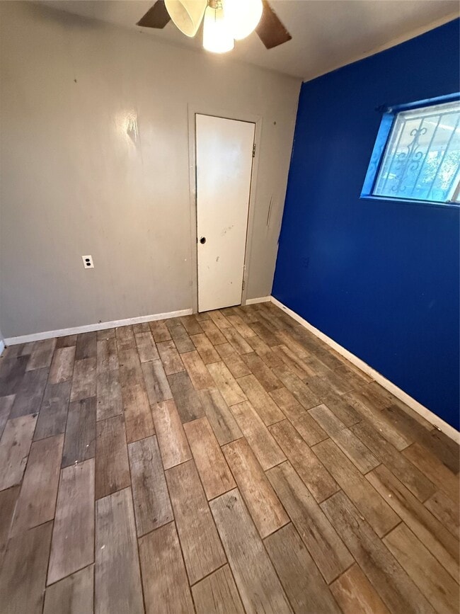 Photo - 860 Bingman Dr