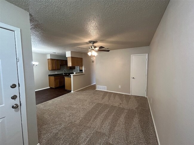 Building Photo - 4916 Brianhill Dr Unit B