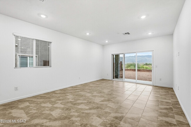 8774 S Cir. Generoso