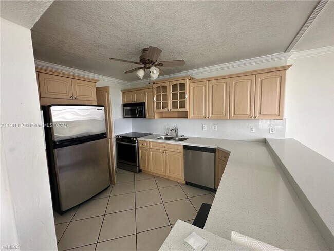 Photo - 2 br, 2 bath Condo - 9273 Collins Ave Apt 805 Unidad Apt 805