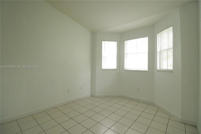 Photo - 1568 SE 26th St Unidad 206