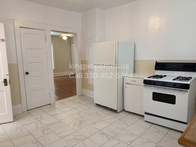 Building Photo - 713 Greenfield Ave SW Rental