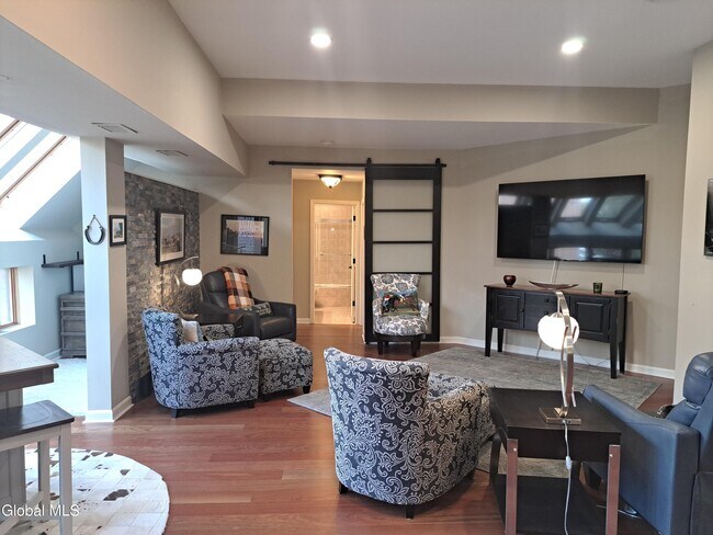Photo - 106 Spring St Unit APT 8