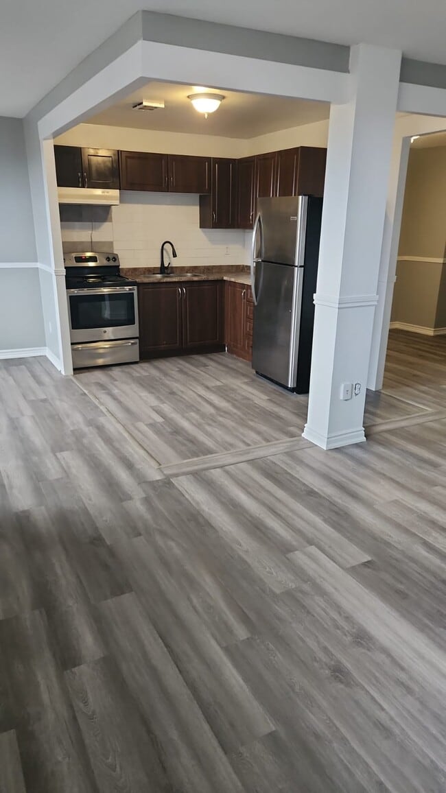 Photo - Royal Palace Apartments