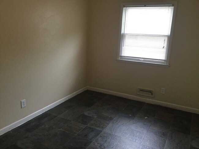 Photo - 5848-50 N 64th St Unidad 5850-upper