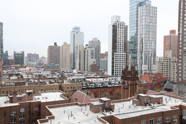 Photo - Yorkshire Towers