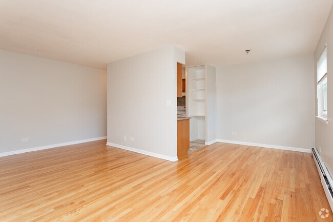 468 West Melrose