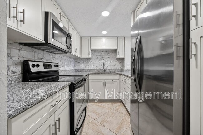 Photo - 3051 S Atlantic Ave Unidad 505