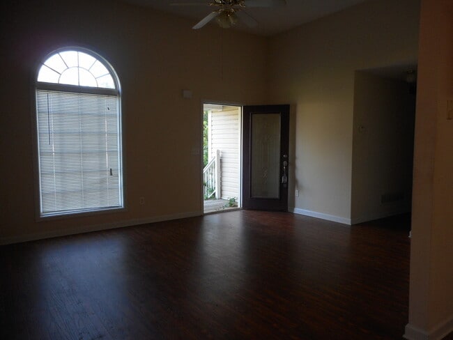 Photo - Sweet 4 Bed x 2 Bth (SORRY! NO SECTION 8)