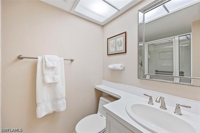 Building Photo - 45 High Point Cir S Unit 303