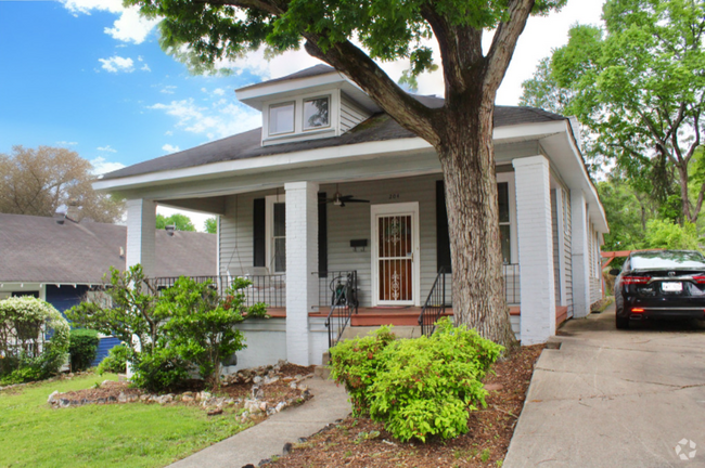 Building Photo - 204 N Ash St Rental