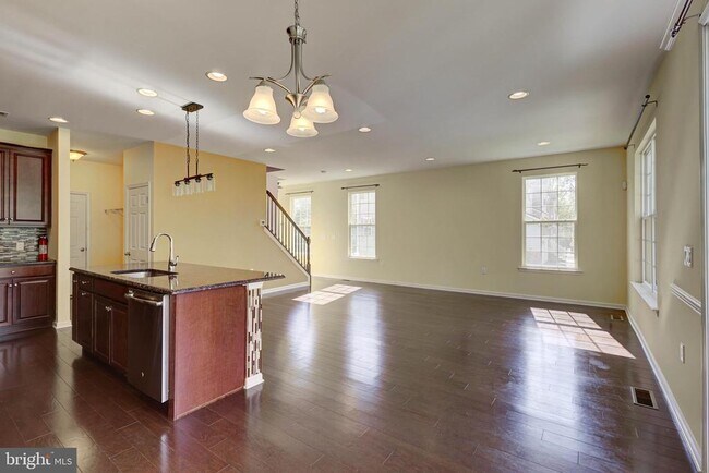 Photo - 101 Pearce Ln