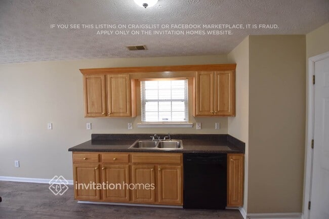 Photo - 9586 Lakeview Cir