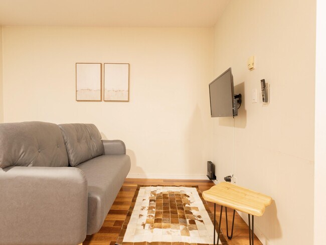 Photo - 440 Richards St Unit 303