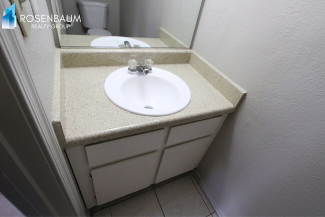 Photo - 410 E 9th Ave