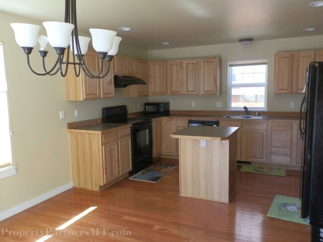 Photo - 4 Bed 2.5 Bath house