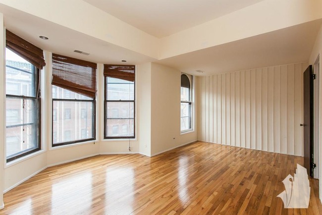 Photo - 2904 N Broadway St Apartments