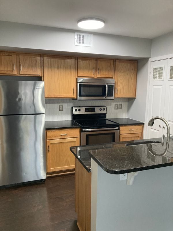 Photo - 435 W 9th St