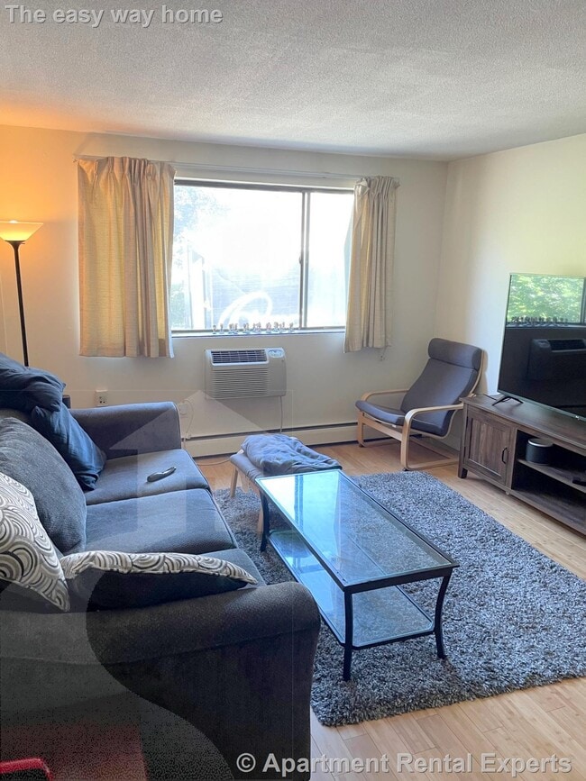 Building Photo - 12 Cameron Ave Unit #6