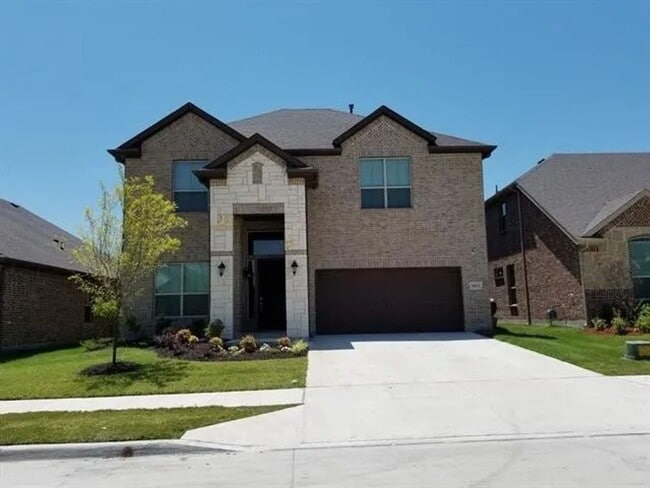 Building Photo - Coming Soon! 4BR/3.5BA | Updated Single Family Home | 2-Car Garage Parking | Fenced backyard
