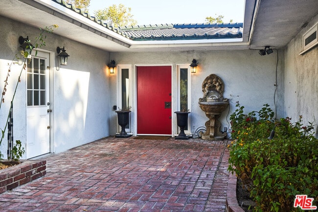 Photo - 2200 Outpost Dr