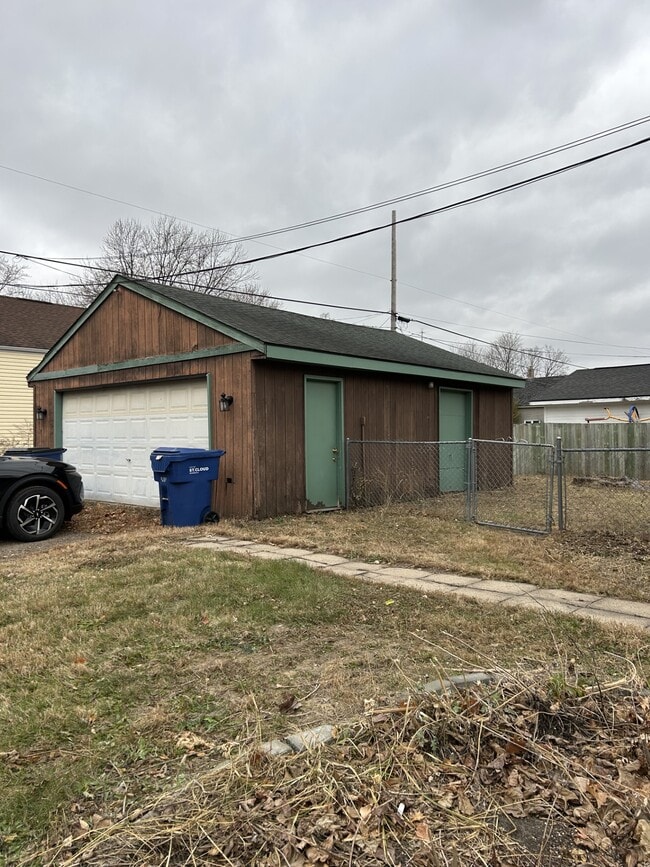 Photo - 701 9th Ave N